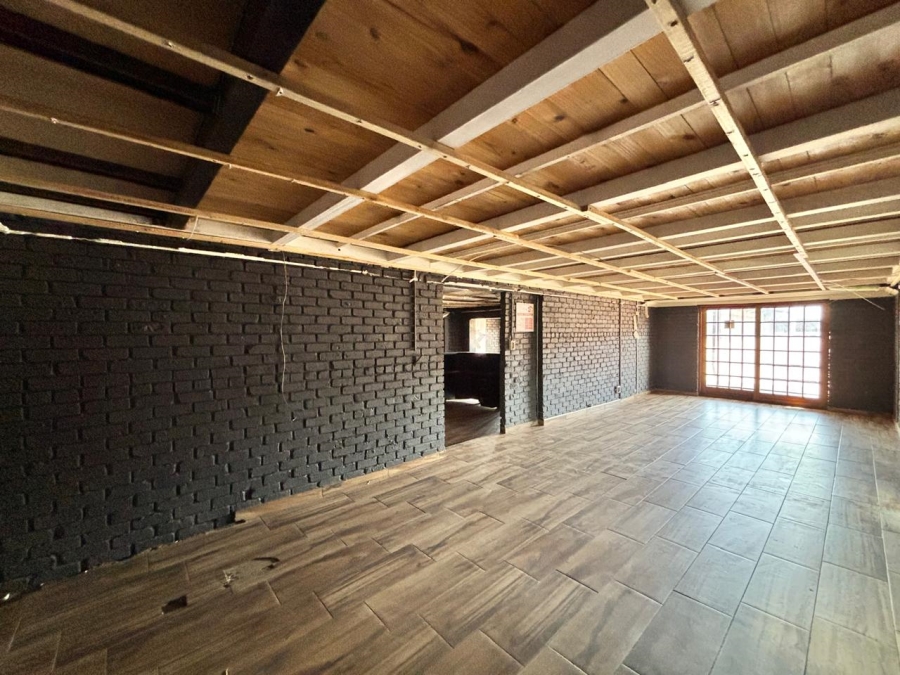 To Let commercial Property for Rent in Klerksdorp Industrial North West